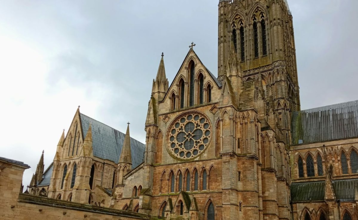After over 140 years of work, the exterior of the monument is finally complete.
