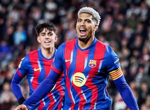 Ronald Araujo Header Scrapes La Liga Leaders Barcelona Win Over Rayo Vallecano