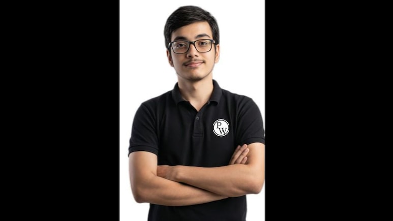 Despite Job Struggles, Eye Surgery, This UP Boy Clears CA Exam With All India Rank 35