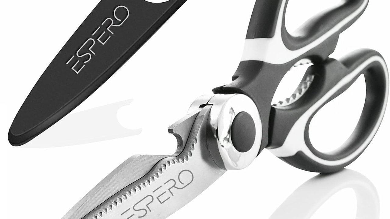 How does herb scissors simplify garnishing and meal prep