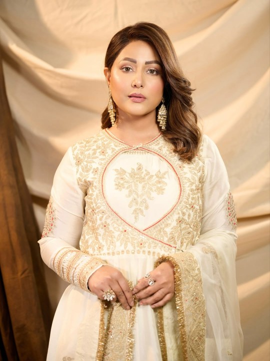 Hina Khan’s Elegant Ethnic Look