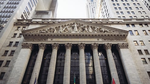 US Market Today: Nasdaq Slumps Over 1%; Dow Jones, S&P 500 Extend Losses After Fed Decision To Hold Rate