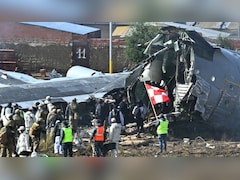 65 करोड़ की करेंसी ले जा रहा मिलिट्री का जहाज क्रैश हुआ और लोग लूटकर भागे नोट.. अब पुलिस मार रही छापे