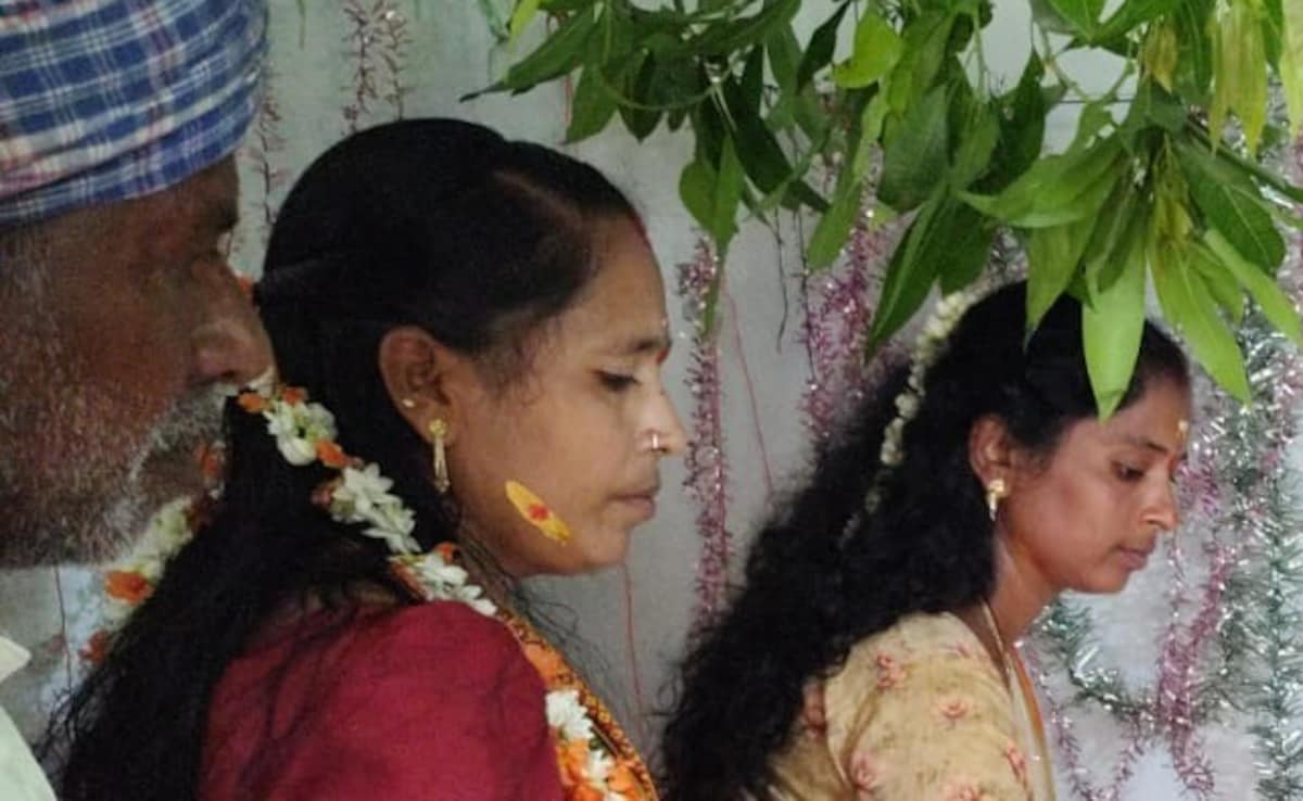 तेलंगाना के मां-बाप का अनोखा प्यार! बेटे की मौत के बाद भी 23 साल से करा रहे प्रेमिका से उसकी शादी