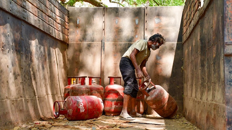 LPG vs PNG: Why Cooking Gas Shortages Can't Be Fixed With Pipeline Gas