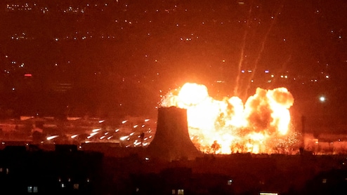 LIVE: मिडिल ईस्ट जंग पर भारत का क्या रुख? कल विदेश मंत्री एस जयशंकर देंगे लोकसभा में बयान