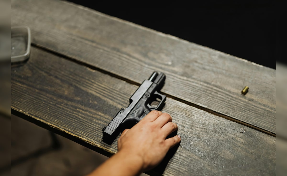 15-Year-Old US School Student Shoots Teacher Before Fatally Shooting Self