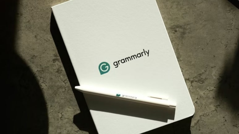 Grammarly का AI फीचर से मचा बवाल! बिना परमिशन के मशहूर लेखकों की कर रहा था नकल