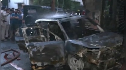 इंदौर में चार्जिंग के दौरान EV बनी आग का गोला, घर में आग लगने से परिवार के 7 लोगों की मौत