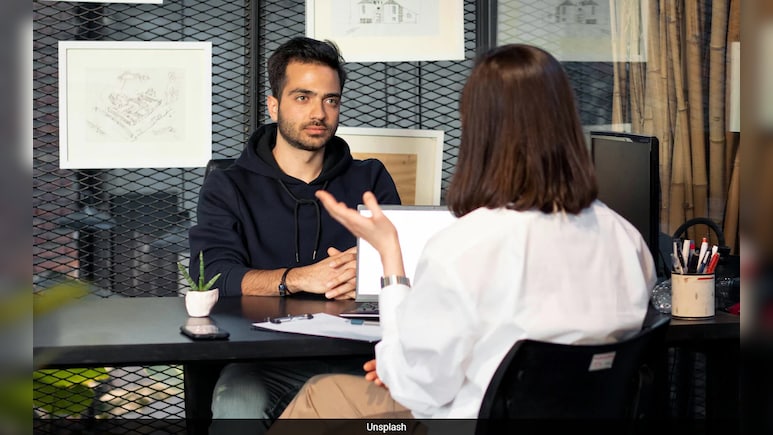 Job Hugging Is The New Workplace Trend. But What Does It Mean?