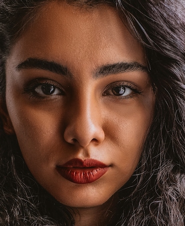 8 Natural Ways To Reduce Facial Puffiness