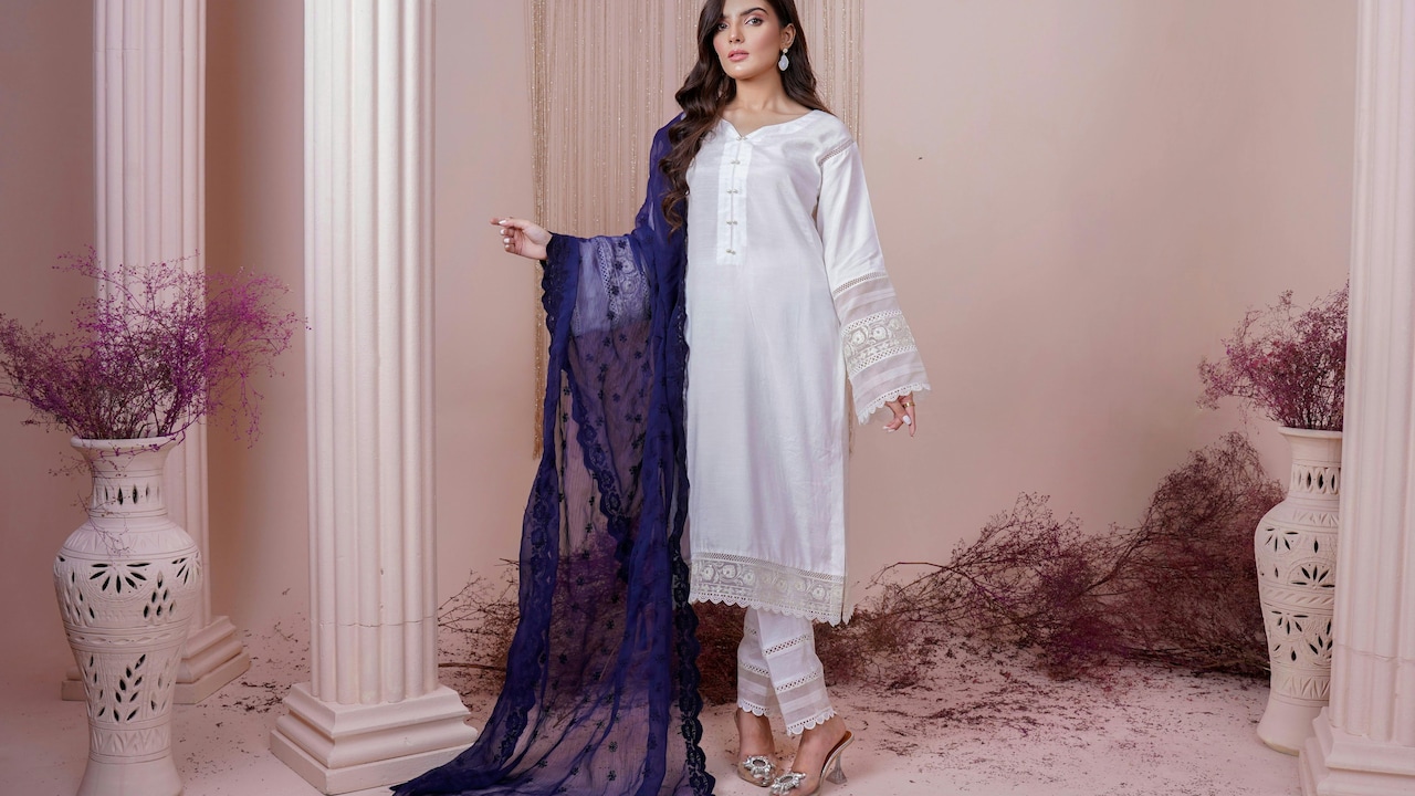 Key differences to know before choosing churidar vs straight pants