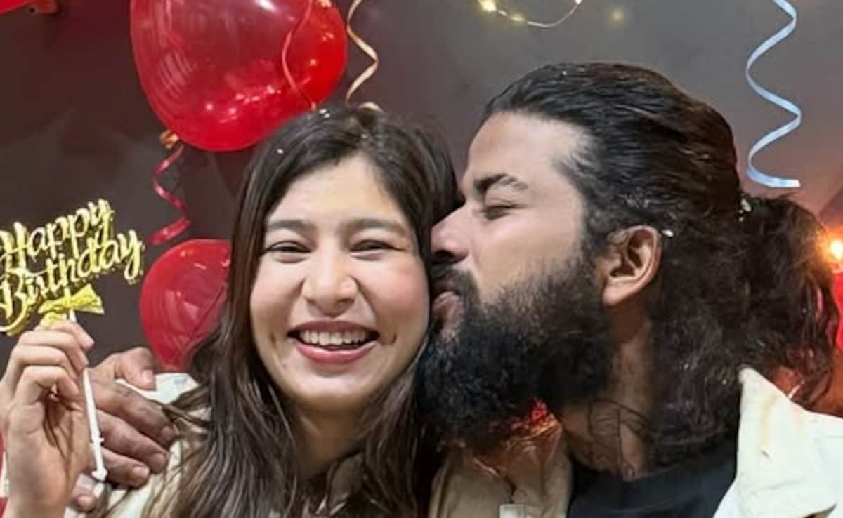 UK07 Rider ने एक्सीडेंट के बाद शेयर की पहली फोटो, पत्नी नहीं इस शख्स के साथ दिखे यूट्यूबर अनुराग डोभाल, रितिका ने दिया हेल्थ अपडेट