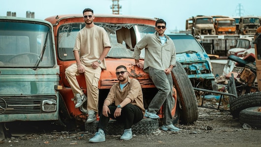 Puma, Lymio की मेंस शर्ट, टी-शर्ट से लेकर पैंट, ट्राउजर तक, Sale से सब कुछ खरीदें ₹1000 से भी कम प्राइस में