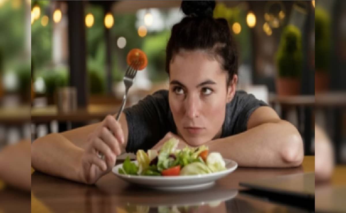 कुर्सी पर लंबे समय तक बैठकर काम करने वालों की सेहत को होता है नुकसान, जानिए कैसे करें बचाव