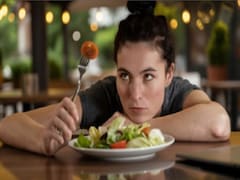 कुर्सी पर लंबे समय तक बैठकर काम करने वालों की सेहत को होता है नुकसान, जानिए कैसे करें बचाव