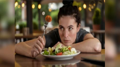 कुर्सी पर लंबे समय तक बैठकर काम करने वालों की सेहत को होता है नुकसान, जानिए कैसे करें बचाव