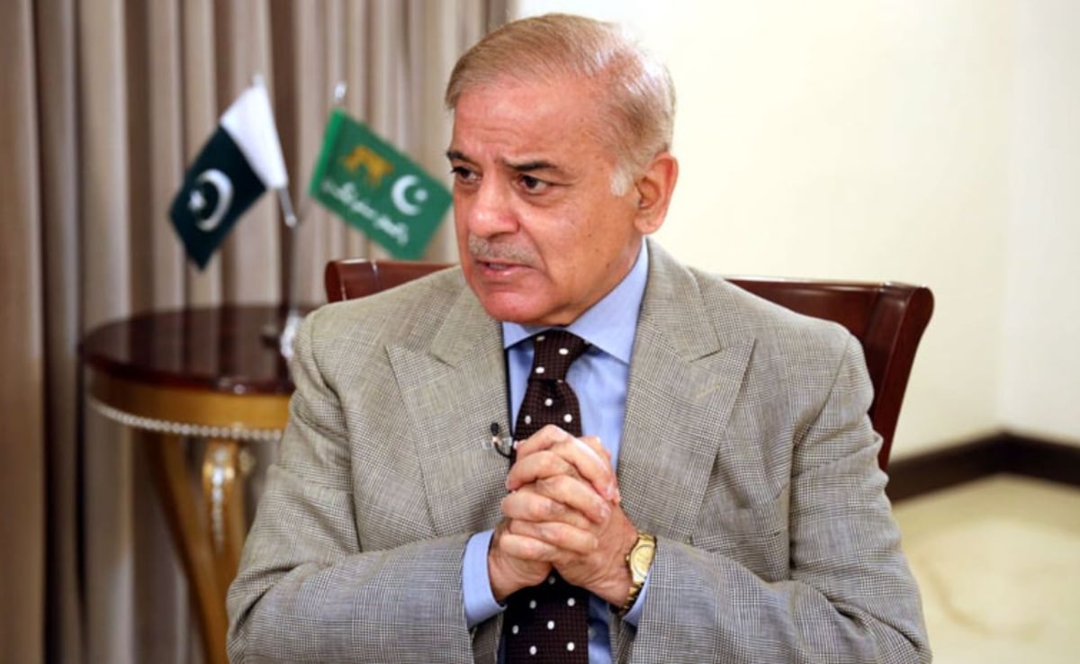 गाड़ी में फ्यूल नहीं, प्लेट में फल नहीं, अब रमजान में इफ्तार पार्टी भी बैन! ईरान की जंग ने पाकिस्तान को लूट लिया