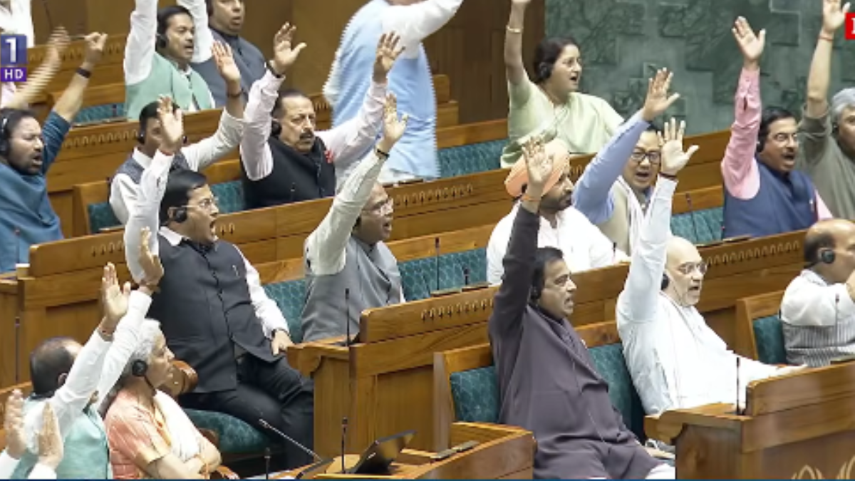 विपक्ष करता रहा हंगामा, ध्वनि मत से ओम बिरला के खिलाफ अविश्वास प्रस्ताव खारिज