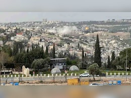 VIDEO : ईद की नमाज अदा कर रहे थे नमाजी, तभी यरुशलम में अल-अक्सा मस्जिद के करीब गिरी ईरानी मिसाइल