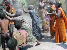 Sangli News: बाबो! इथे पत्नीने पतीला काठीने मारण्याची आहे प्रथा; मिरजेतील 'या' होळीची राज्यात चर्चा