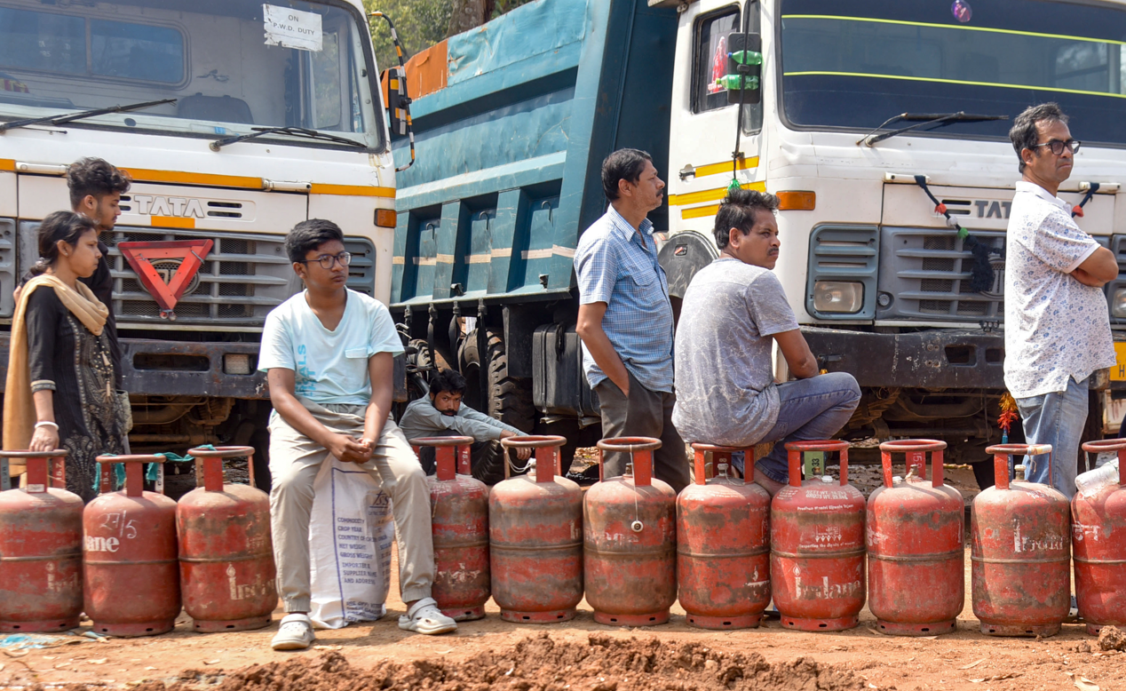 सावधान! गैस सिलेंडर बुक करवाने के बहाने APK ठगी... सरकार ने चेतावनी जारी की, न करें ये गलती