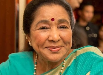 Asha Bhosle Didn't Just Sing, She Served Flavour Across The World With Asha's