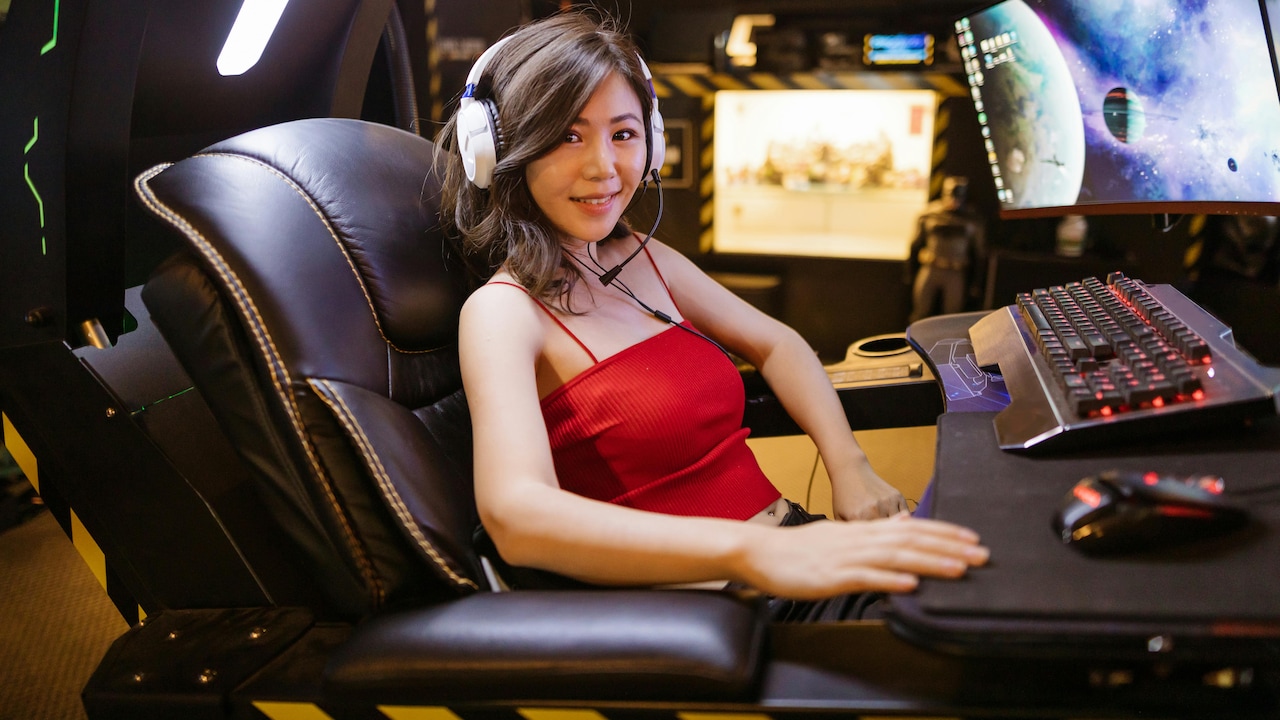 Best Chair For Back Pain: Gaming vs Ergonomic Chairs Compared