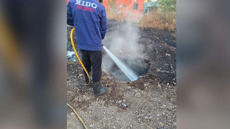 महाराष्ट्र में गैस पाइपलाइन फटने से लगी भीषण आग, उठने लगीं 20 फीट ऊंची लपटें