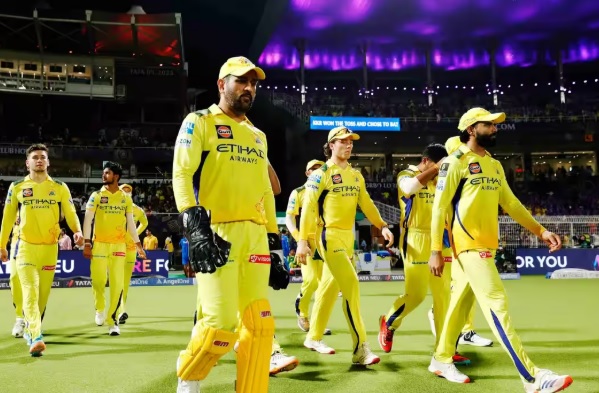 CSK vs RCB: धोनी नहीं तो नामुमकिन है ! CSK की लगातार 3 हार के बाद सोशल मीडिया पर क्या बोली पब्लिक