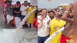 Video: नर्मदा नदीत 11,000 लिटर दूध ओतले! कारण ऐकून डोक्यावर हात माराल, नव्या वादाला तोंड