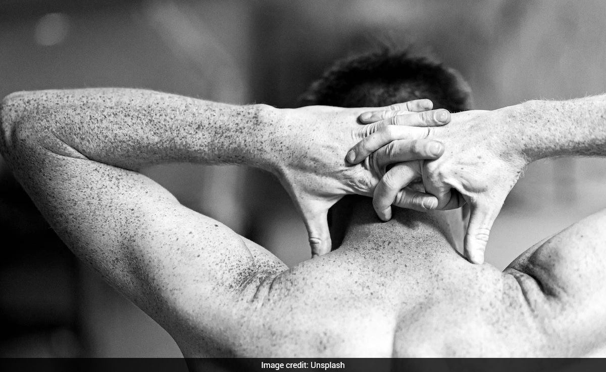 Chinese Doctors Sound Alarm As Bizarre 'Neck Hanging Exercise' Gains Popularity