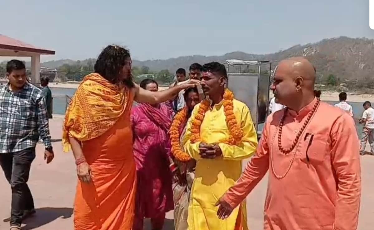 Muslim Family Converts to Hinduism