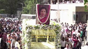 Asha Bhosle Funeral: Legend's Final Journey Begins, India Pays Last Tribute