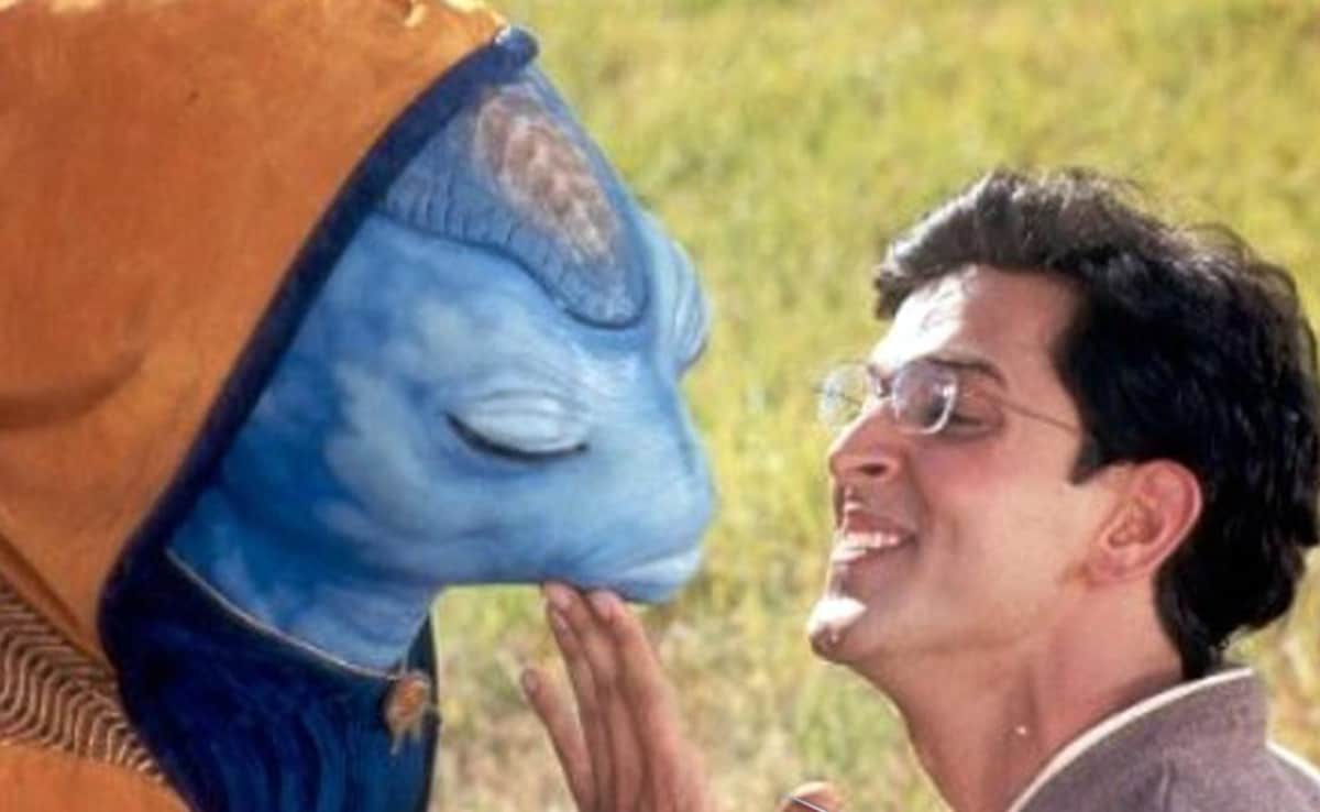 A still of Jaadu and Hrithik Roshan from Koi... Mil Gaya.