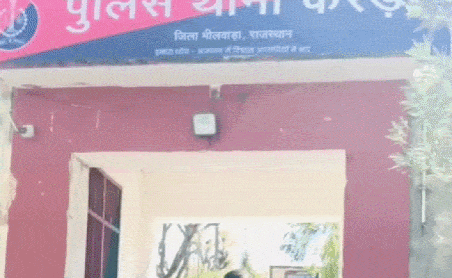 मुझे शौक नहीं बदमाशी का...' गाने पर थाने के अंदर ही रील बनाकर टशन दिखा रहा था युवक, पुलिस ने निकाली हेकड़ी