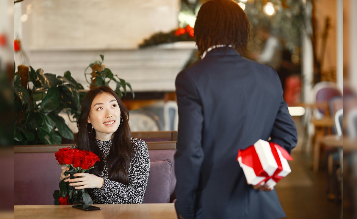 कुंवारों की चमकी किस्मत, पार्टनर ढूंढने के लिए ये सरकार देगी सलाना इतने रुपये