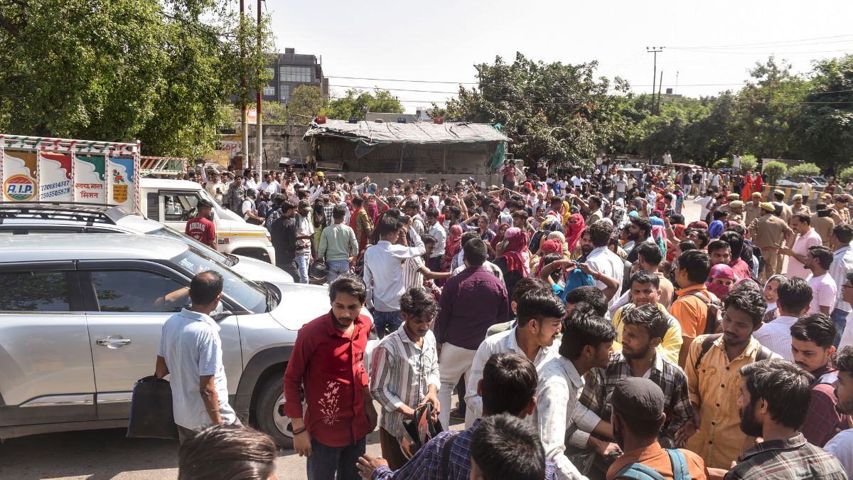 न्यूनतम वेतन 20000 करने की बात अफवाह, जानें UP सरकार ने वर्कर्स की कितनी बढ़ाई तनख्वाह