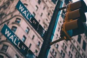 US Stock Market Today: इधर स्ट्रेट ऑफ होर्मुज खुला, उधर अमेरिकी बाजार ने तोड़ दिए सारे रिकॉर्ड