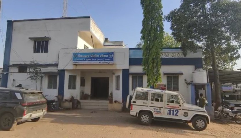 अपनी प्लेट लाओ, सबके बाद खाना खाओ, जूनागढ़ मंदिर के कार्यक्रम में दलितों से भेदभाव, 5 लोगों पर केस दर्ज