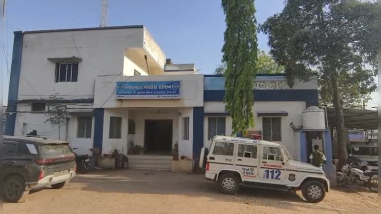 अपनी प्लेट लाओ, सबके बाद खाना खाओ, जूनागढ़ मंदिर के कार्यक्रम में दलितों से भेदभाव, 5 लोगों पर केस दर्ज