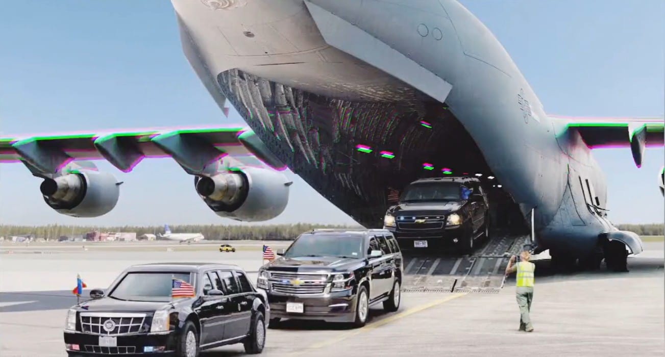 सोशल मीडिया पर पाकिस्तान के नूर खान बेस पर पहुंचे अमेरिकी विमान की यह तस्वीर सामने आई है. 