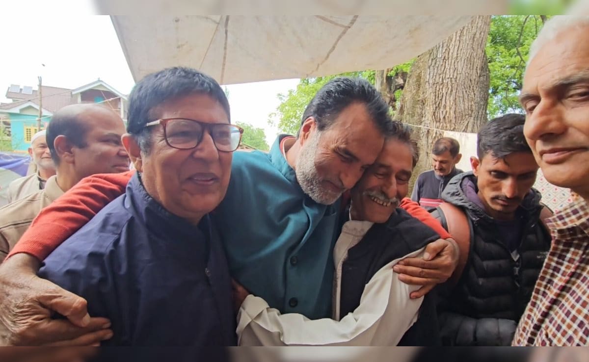 घर वापसी पर नम हुई आंखे