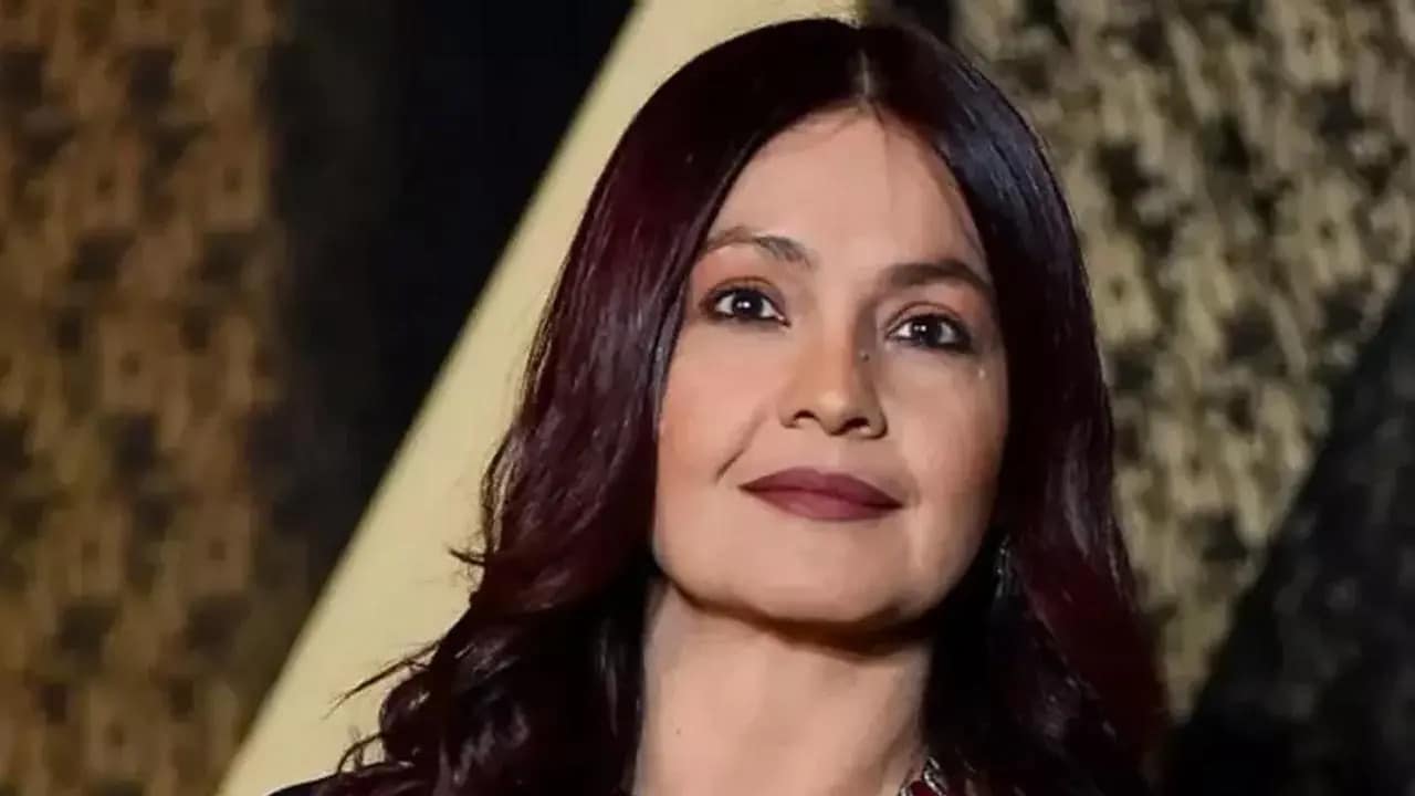 Pooja Bhatt Reveals Being In 'Relationships' Since She Was 16