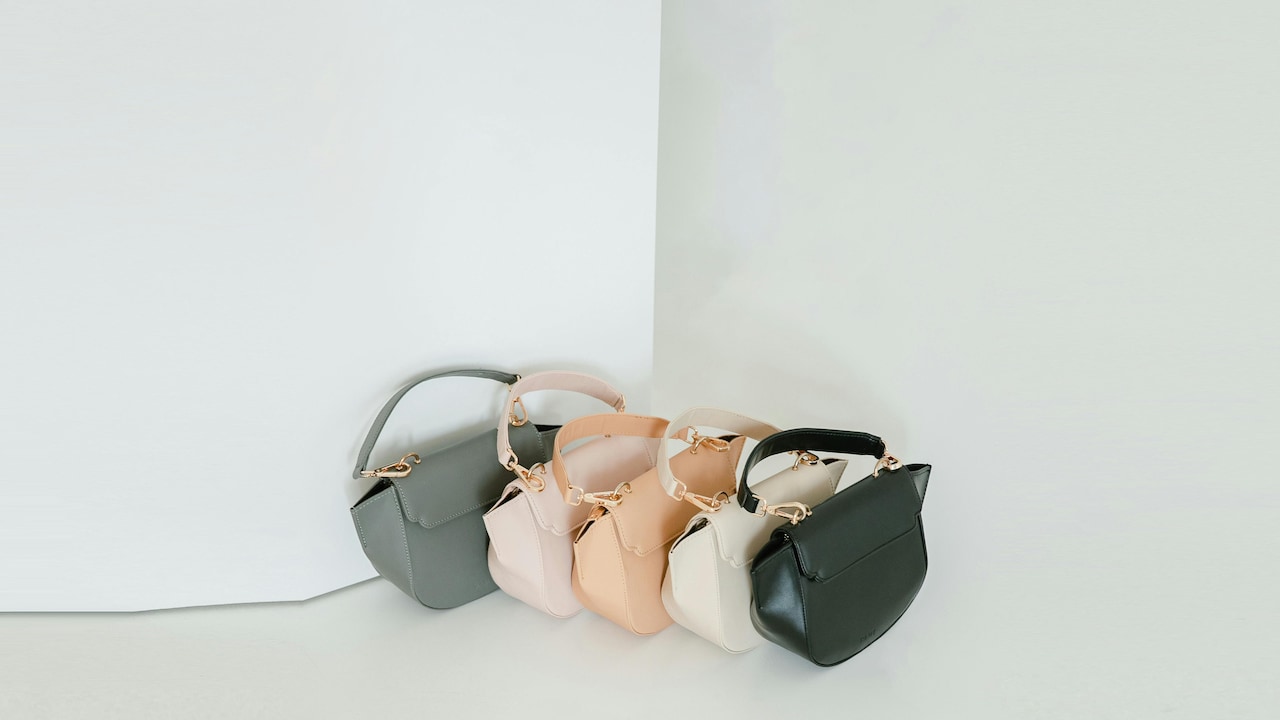 10 Clutch Closure Types to Avoid for a Secure and Stylish Carry