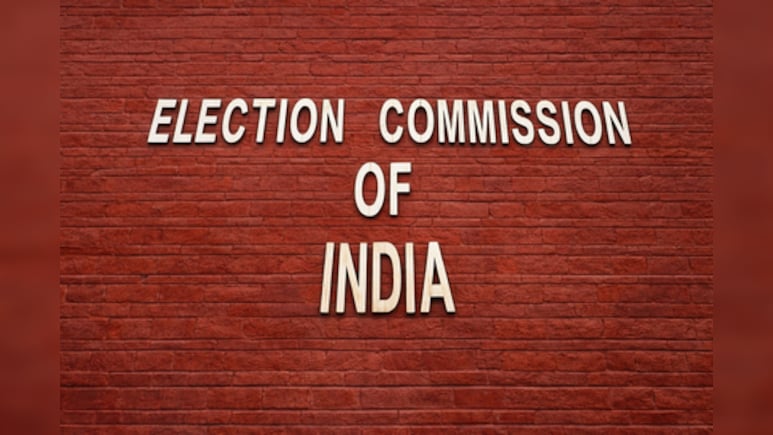 अमित शाह के काफिले की सुरक्षा में चूक? ECI ने कोलकाता के 4 पुलिस अधिकारियों को किया सस्पेंड