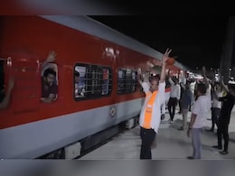 सूरत से चली स्पेशल ट्रेन; बंगाल विधानसभा चुनाव में प्रवासी वोटरों पर BJP का दांव, क्या TMC को देगा चुनौती?