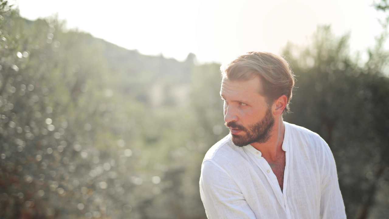 10 Smart Tips To Avoid See-Through White Shirts Without Layering Hacks