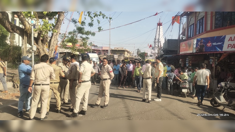 9 घंटे तक लाइट का इंतजार करते रहे लोग, पर नहीं आई; जाम लगाया तो 20 मिनट में आ गई