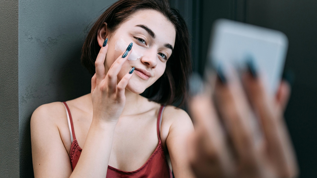 घर बैठे करें त्वचा की देखभाल, बिना महंगे प्रोडक्ट्स के इस नेचुरल और सस्ते तरीके से पाएं ग्लोइंग, ब्राइट स्किन